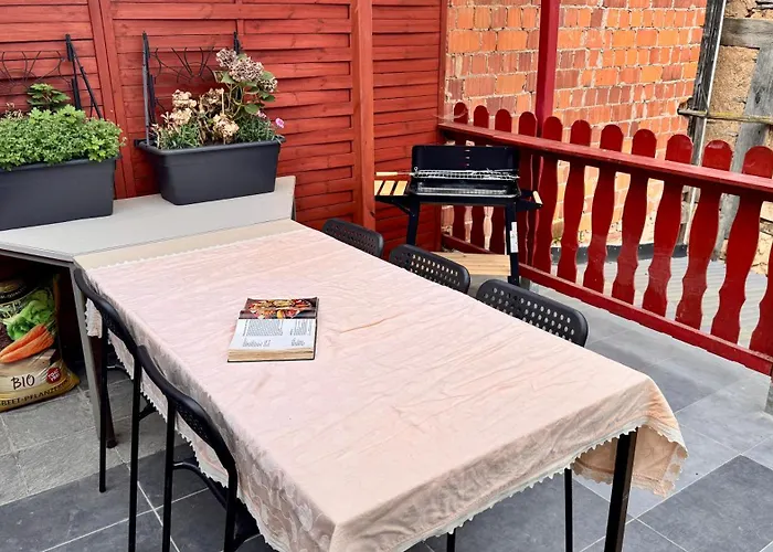 Panda2 Charmante, Familien Im Panda-stil * Bad Hersfeld